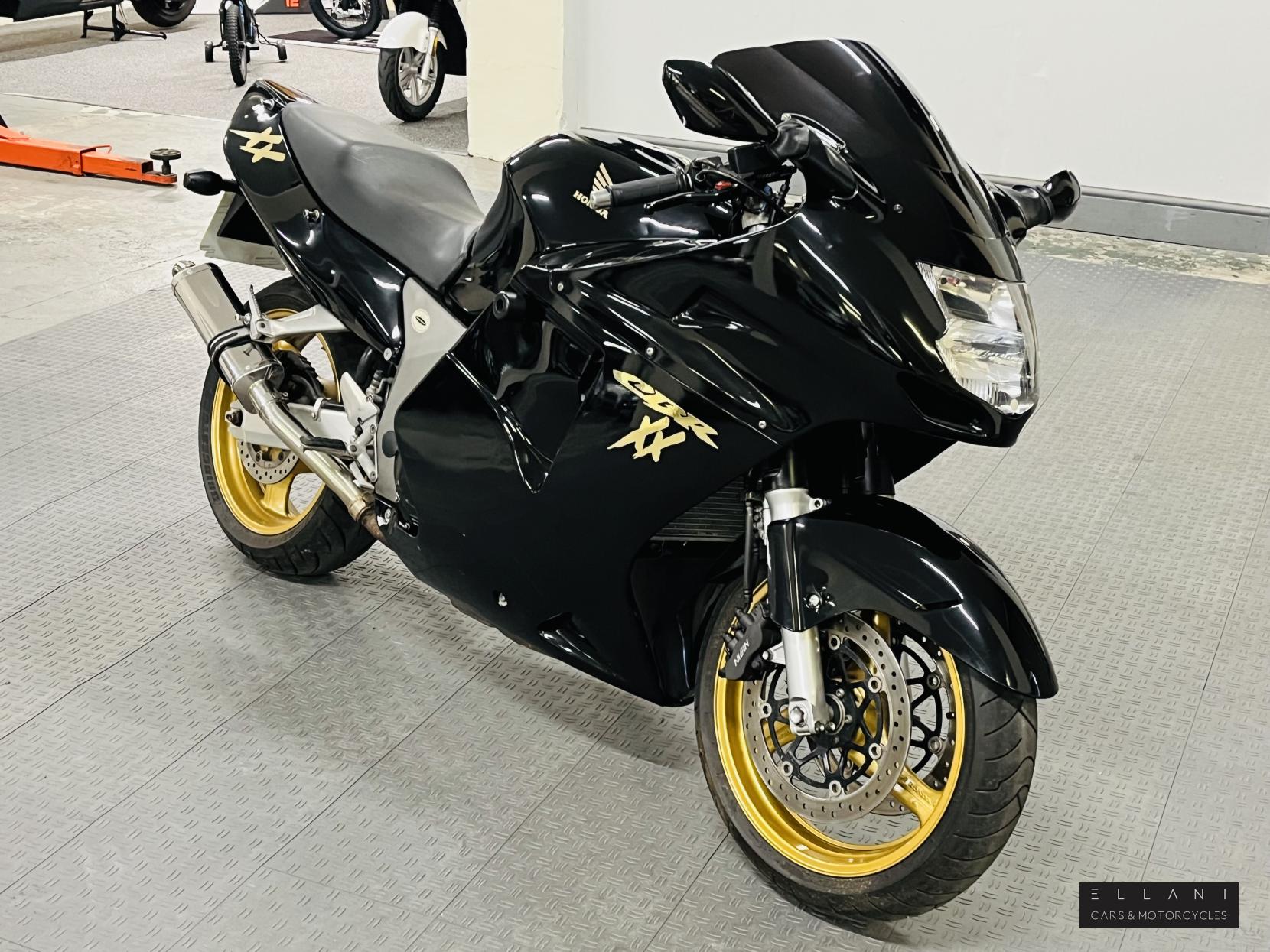 Honda CBR1100XX Super Blackbird 1100 Sports Tourer Petrol Manual (166 ps)