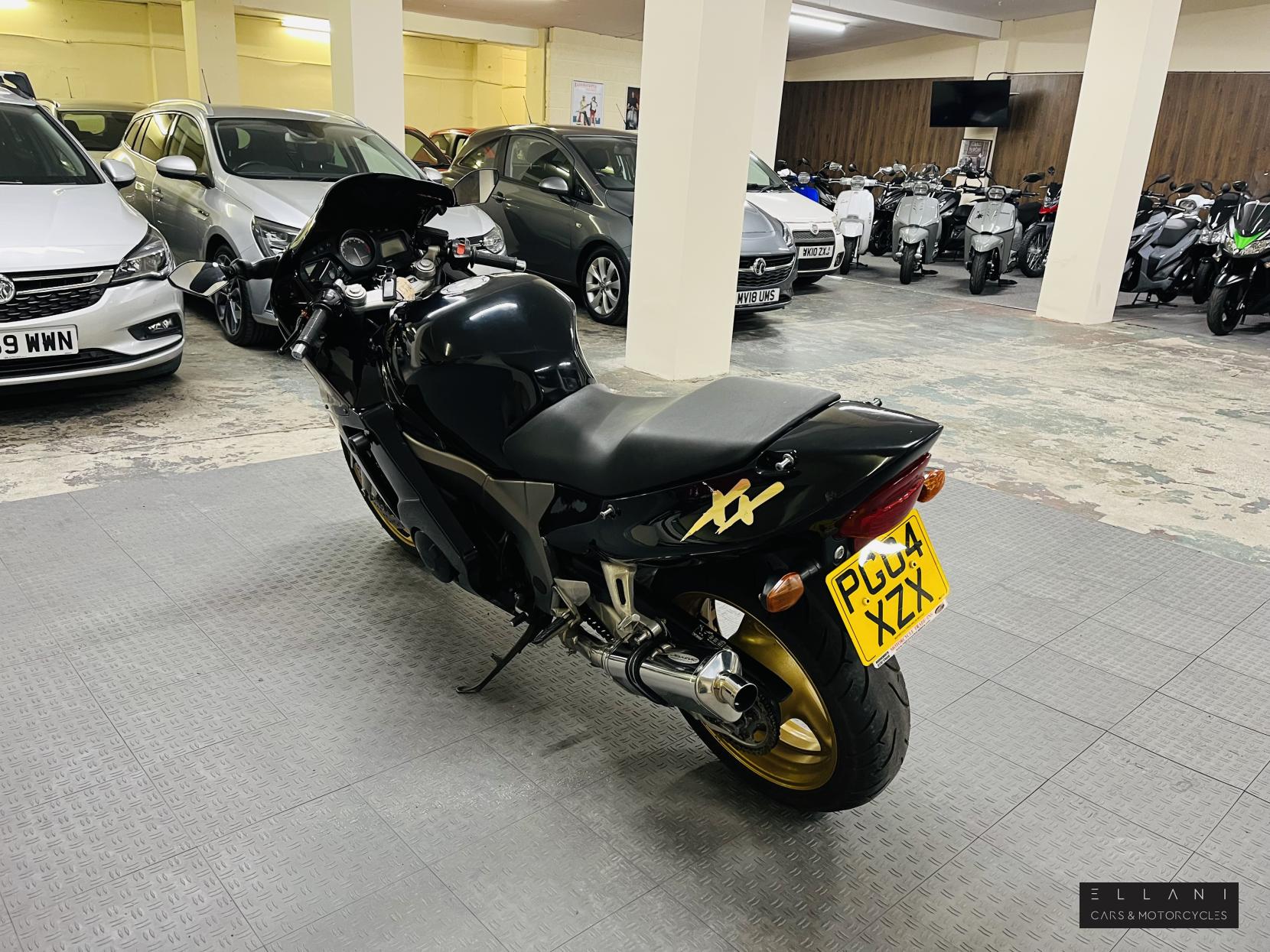 Honda CBR1100XX Super Blackbird 1100 Sports Tourer Petrol Manual (166 ps)