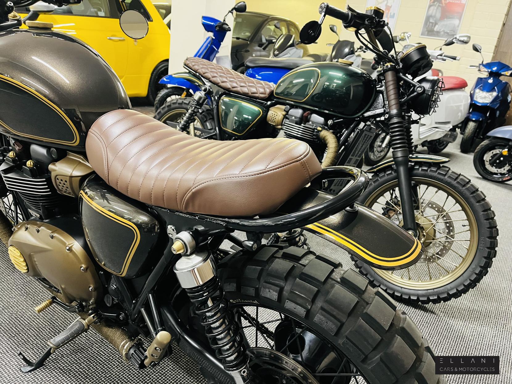 Triumph Bonneville T100 900 Roadster/Retro Petrol Manual Euro 4 (56 ps)