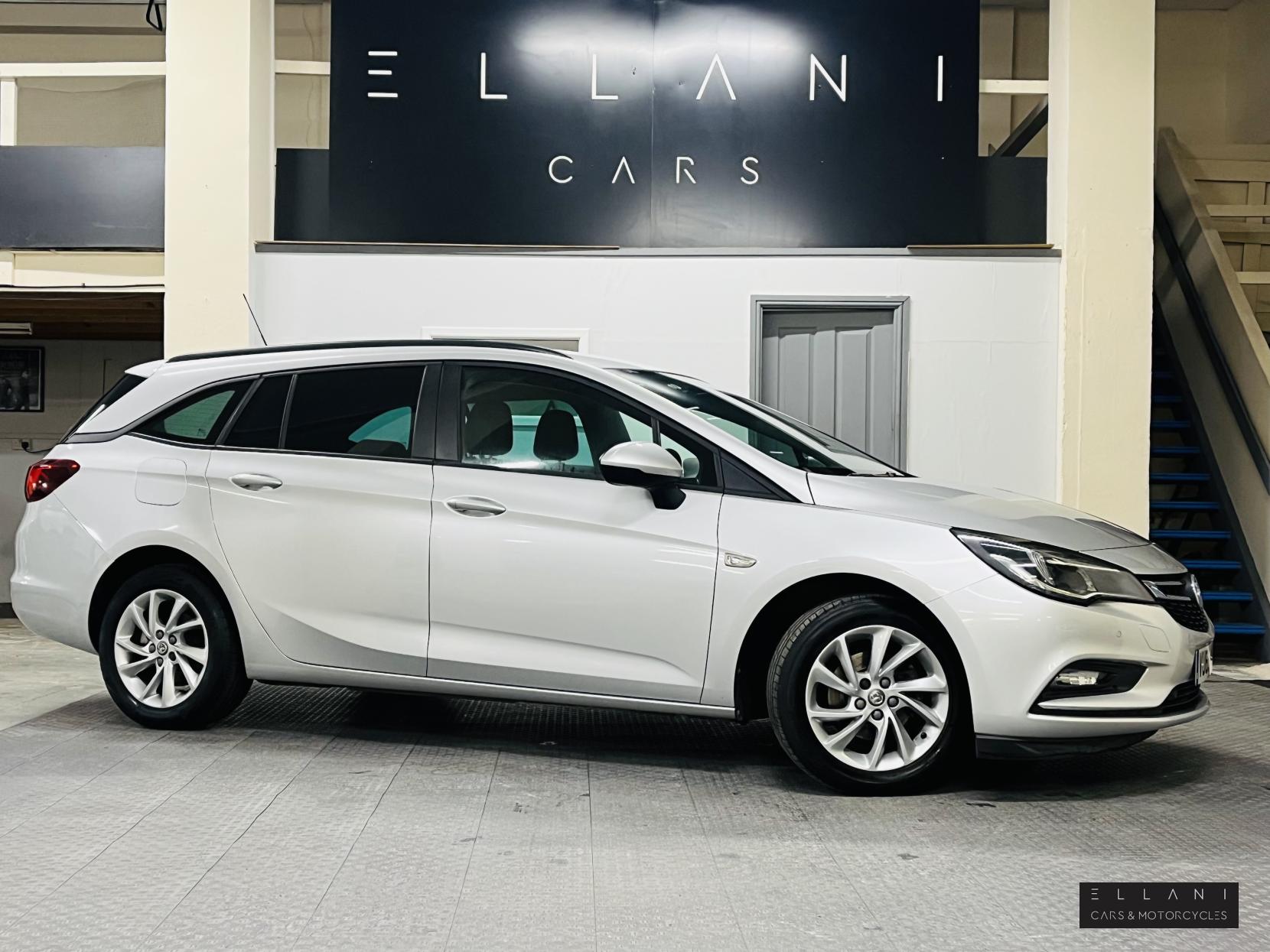 Vauxhall Astra 1.6 CDTi ecoTEC BlueInjection Tech Line Nav Sports Tourer 5dr Diesel Manual Euro 6 (s/s) (110 ps)